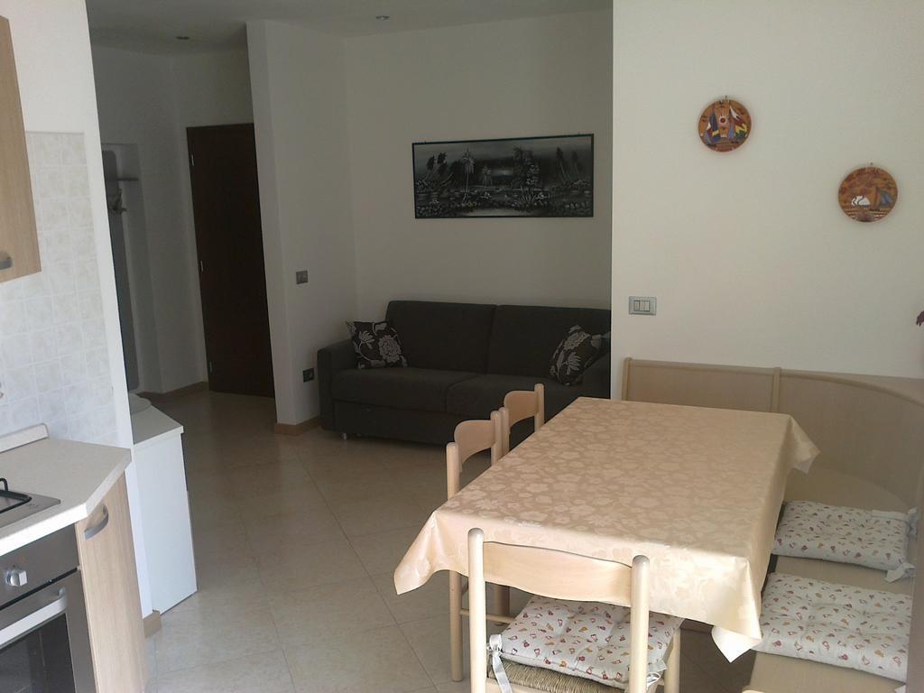 Apartamento Casa Ferrari Monica Calceranica al Lago Habitación foto