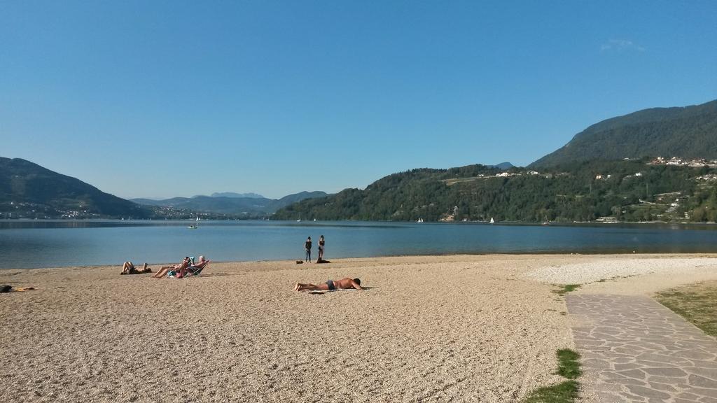 Apartamento Casa Ferrari Monica Calceranica al Lago Exterior foto
